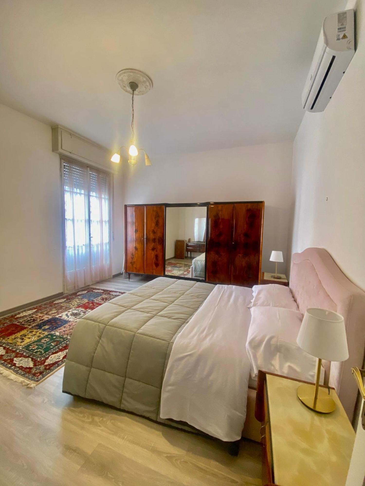 Casa Sara Como Lake Parcheggio Interno Privato Cernobbio Bagian luar foto