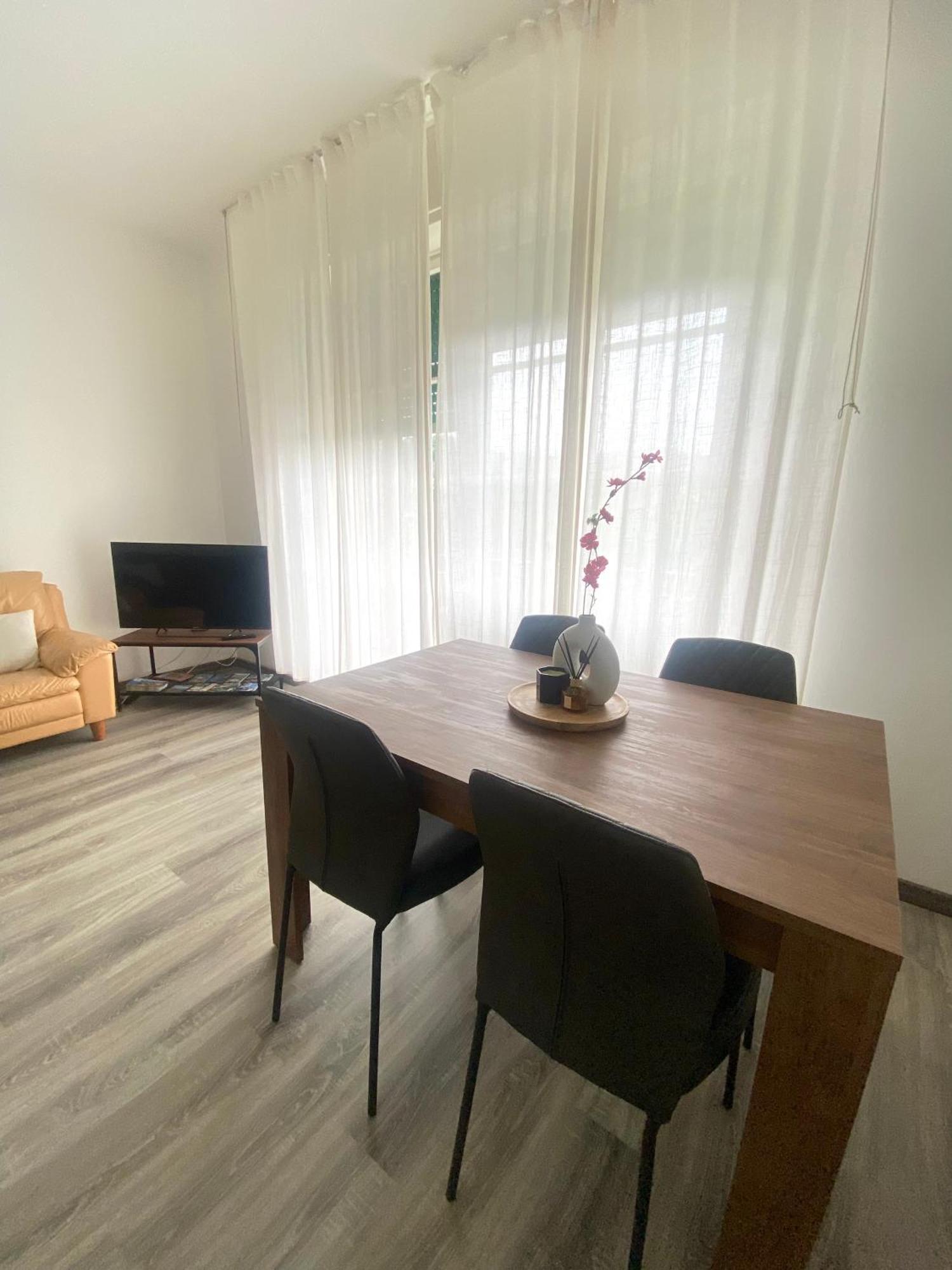 Casa Sara Como Lake Parcheggio Interno Privato Cernobbio Bagian luar foto