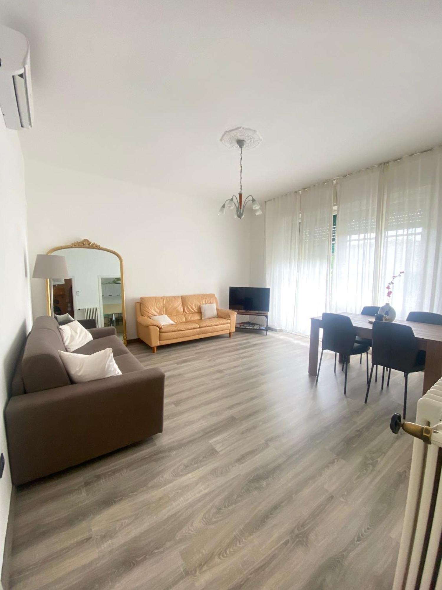 Casa Sara Como Lake Parcheggio Interno Privato Cernobbio Bagian luar foto