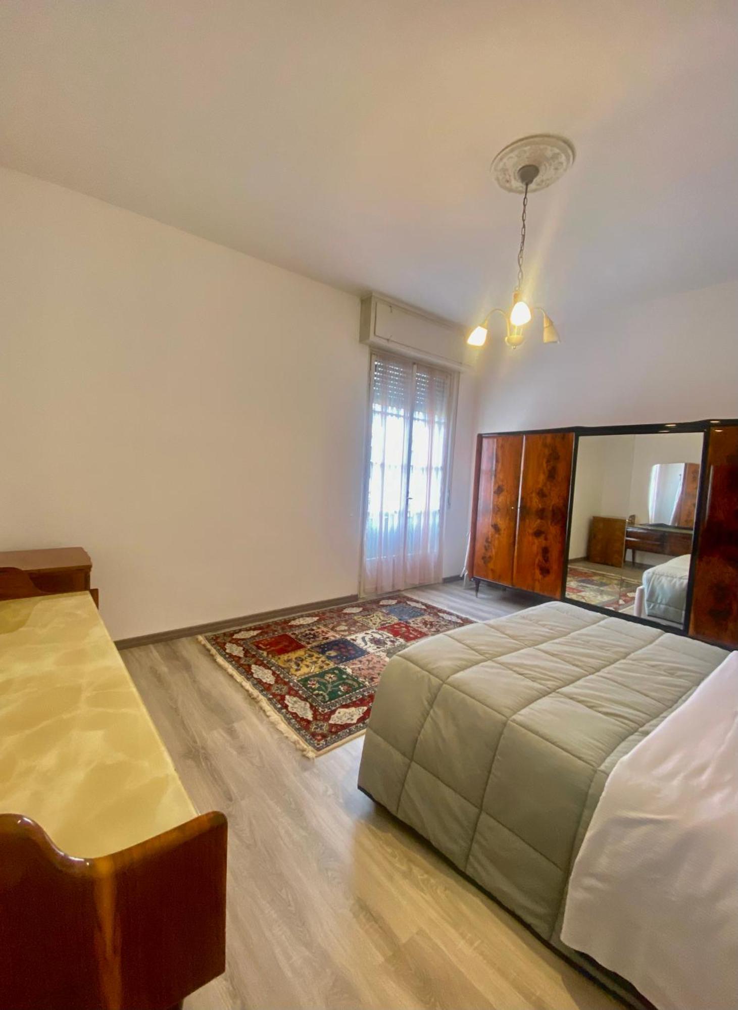 Casa Sara Como Lake Parcheggio Interno Privato Cernobbio Bagian luar foto