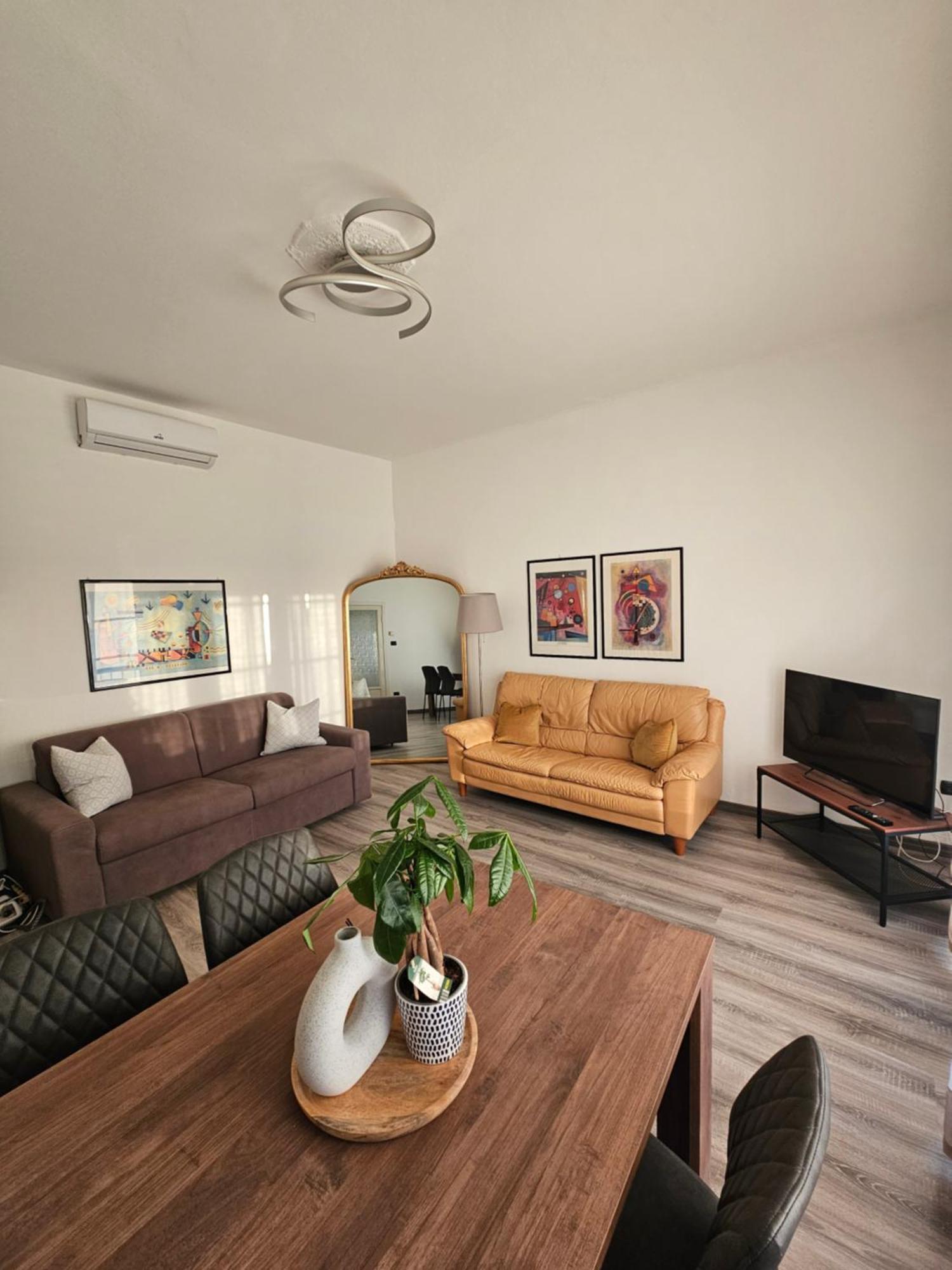 Casa Sara Como Lake Parcheggio Interno Privato Cernobbio Bagian luar foto