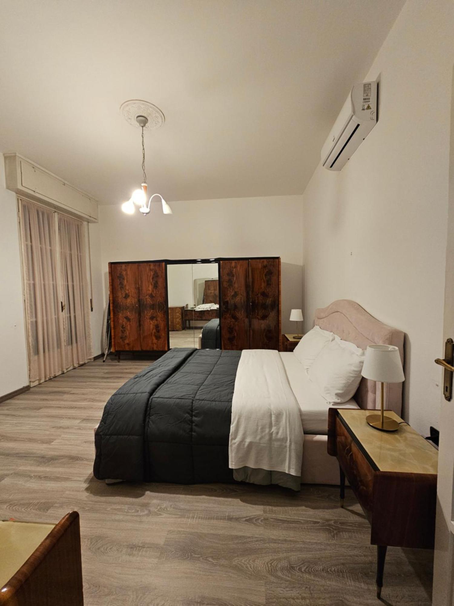 Casa Sara Como Lake Parcheggio Interno Privato Cernobbio Bagian luar foto