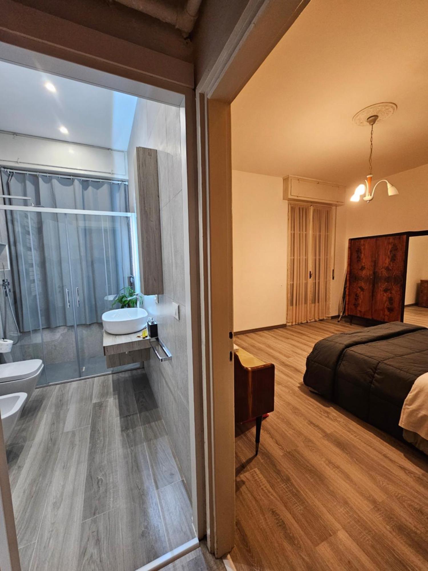 Casa Sara Como Lake Parcheggio Interno Privato Cernobbio Bagian luar foto