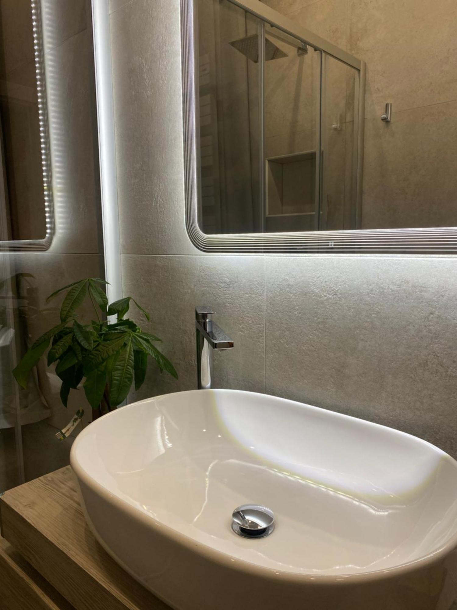 Casa Sara Como Lake Parcheggio Interno Privato Cernobbio Bagian luar foto