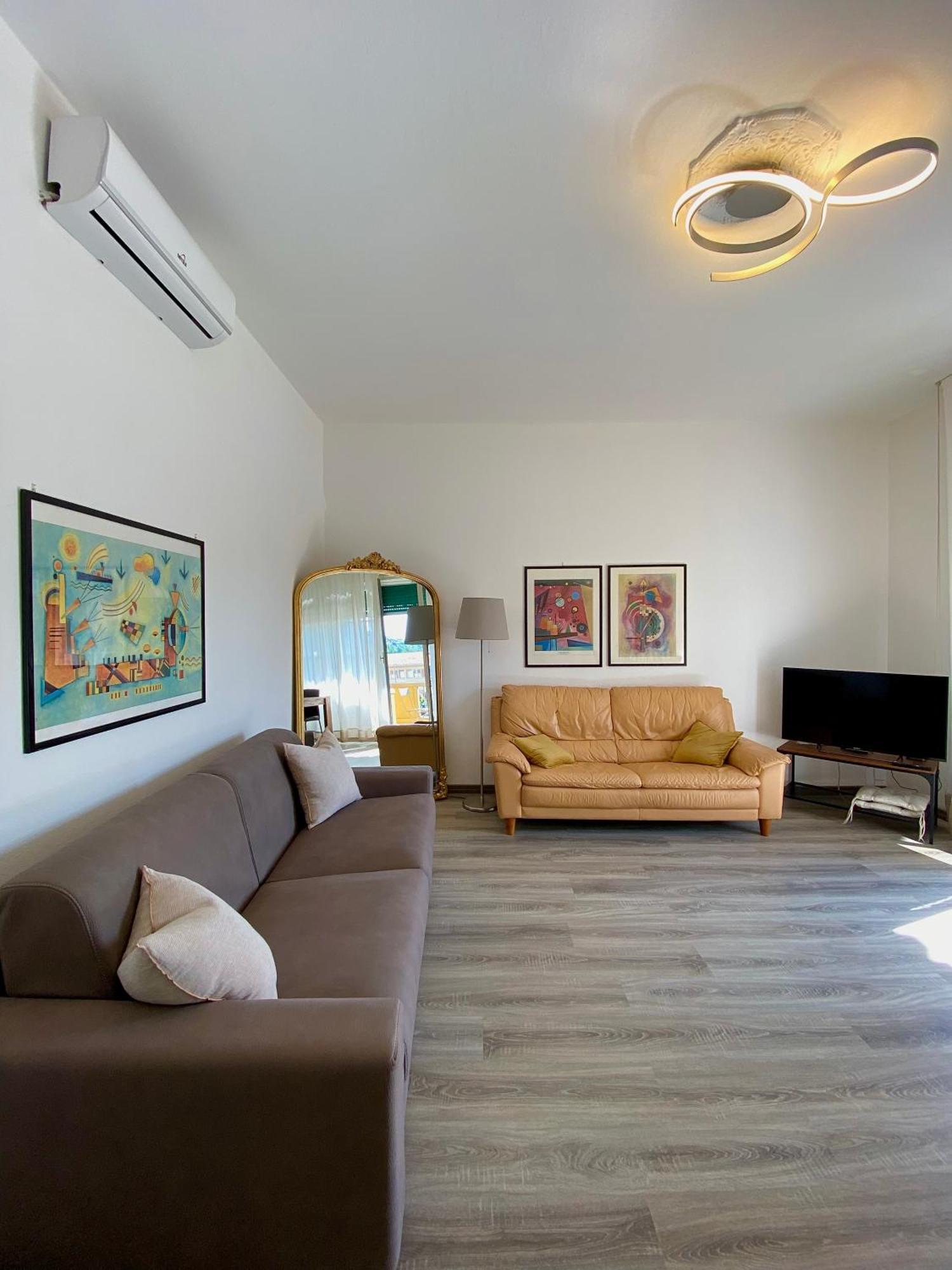 Casa Sara Como Lake Parcheggio Interno Privato Cernobbio Bagian luar foto